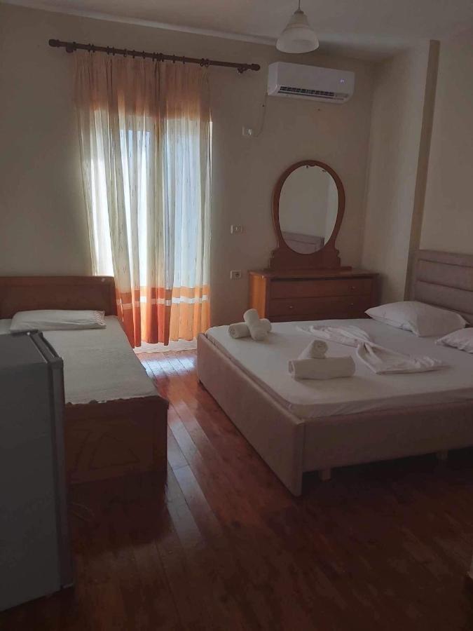 White Panorama Apartment Sarandë Exterior foto